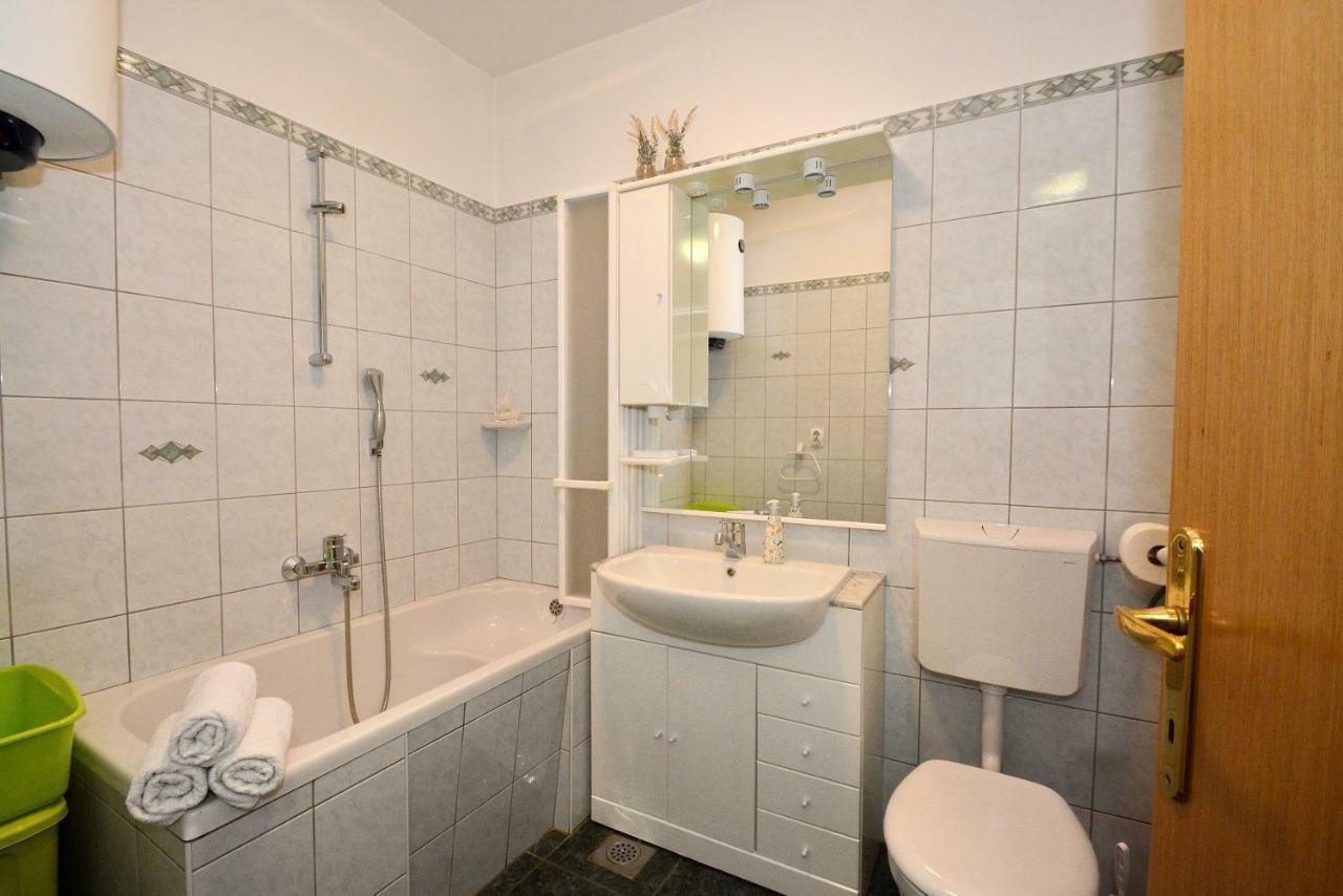 Apartman Vanja Omiš Eksteriør bilde