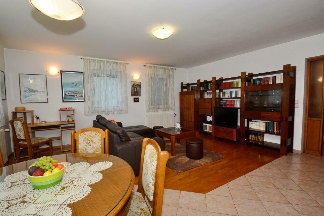 Apartman Vanja Omiš Eksteriør bilde