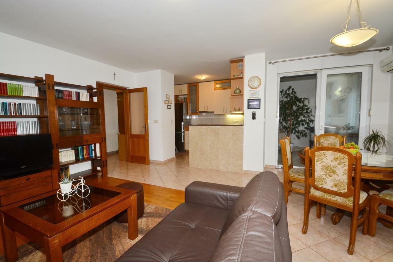 Apartman Vanja Omiš Eksteriør bilde